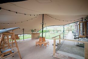 Tottington Manor