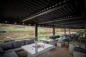 Tottington Manor