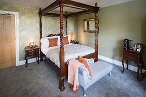 Tottington Manor