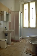 Leonardo Tourist House