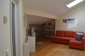 Cozy Studio at Carcavelos Beach