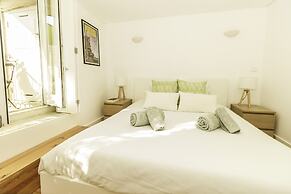 Guest  H4U Bonjardim Garden