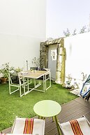 Guest  H4U Bonjardim Garden