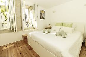 Guest  H4U Bonjardim Garden