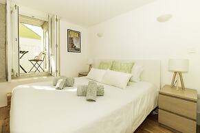 Guest  H4U Bonjardim Garden