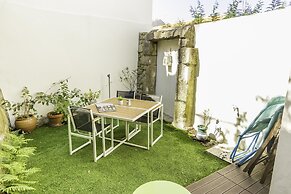 Guest  H4U Bonjardim Garden