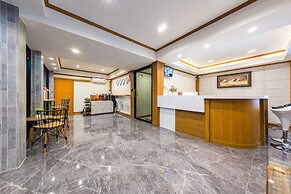 Suthep Home & Hostel