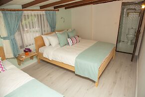 Kara Kedi Beach Bungalow