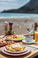 Kara Kedi Beach Bungalow