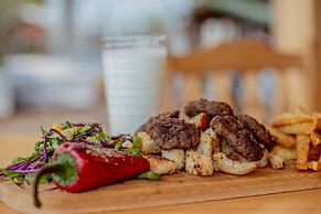 Kara Kedi Beach Bungalow