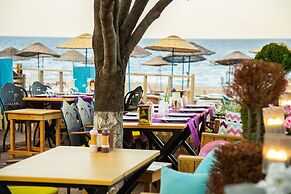 Kara Kedi Beach Bungalow