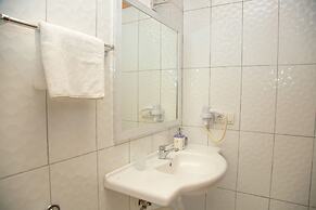 Kara Kedi Beach Bungalow