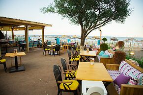 Kara Kedi Beach Bungalow