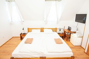 Gosciniec Pieciu Stawow