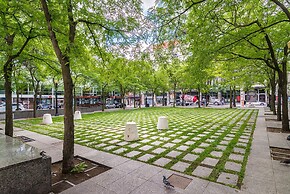 Quartier des Spectacles Appartments