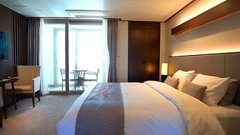 Ramada Hotel & Suites by Wyndham Gangwon Pyeongchang