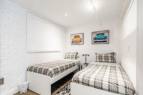 GLOBALSTAY. Dundurn LOFTS. Free parking