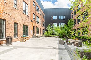 GLOBALSTAY. Dundurn LOFTS. Free parking