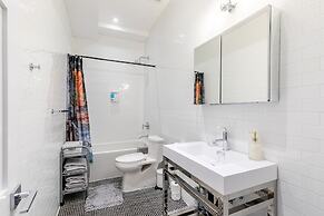 GLOBALSTAY. Dundurn LOFTS. Free parking