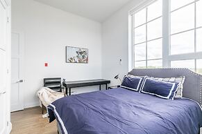 GLOBALSTAY. Dundurn LOFTS. Free parking