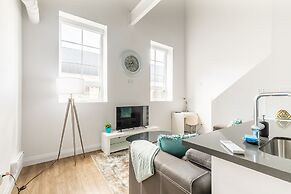 GLOBALSTAY. Dundurn LOFTS. Free parking