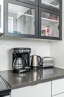 GLOBALSTAY. Dundurn LOFTS. Free parking