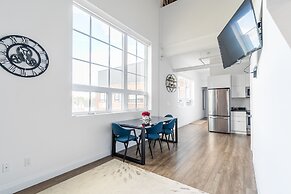 GLOBALSTAY. Dundurn LOFTS. Free parking