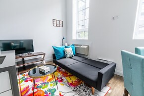 GLOBALSTAY. Dundurn LOFTS. Free parking