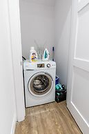 GLOBALSTAY. Dundurn LOFTS. Free parking