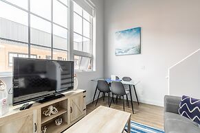 GLOBALSTAY. Dundurn LOFTS. Free parking