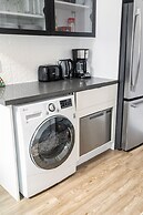 GLOBALSTAY. Dundurn LOFTS. Free parking