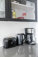 GLOBALSTAY. Dundurn LOFTS. Free parking