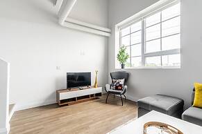 GLOBALSTAY. Dundurn LOFTS. Free parking