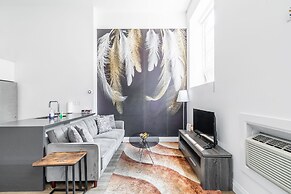 GLOBALSTAY. Dundurn LOFTS. Free parking