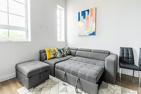 GLOBALSTAY. Dundurn LOFTS. Free parking