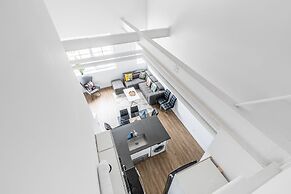 GLOBALSTAY. Dundurn LOFTS. Free parking