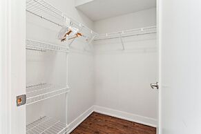 GLOBALSTAY. Modern Downtown Apartments