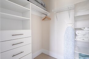 GLOBALSTAY. Modern Downtown Apartments