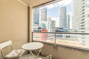 Simply Comfort, Stylish Downtown Apartment