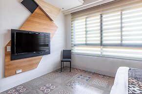 MAMBO Boutique Hotel