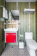 MAMBO Boutique Hotel