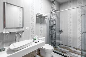 MAMBO Boutique Hotel