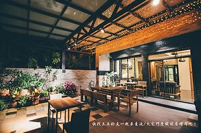 MAMBO Boutique Hotel