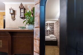 TsaTsa Hotel - Hostel