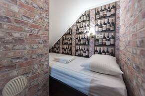 TsaTsa Hotel - Hostel