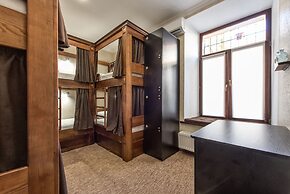 TsaTsa Hotel - Hostel