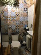 TsaTsa Hotel - Hostel