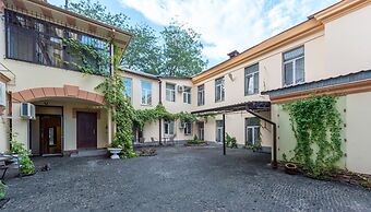 TsaTsa Hotel - Hostel