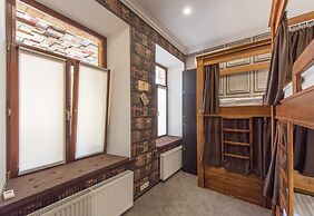 TsaTsa Hotel - Hostel