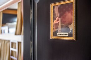 TsaTsa Hotel - Hostel